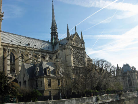 Walking to Notre-Dame in Paris