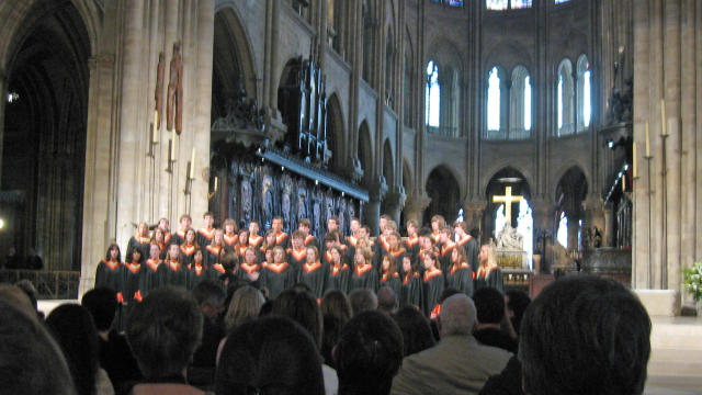 VHS Choir in Notre-Dame in Paris